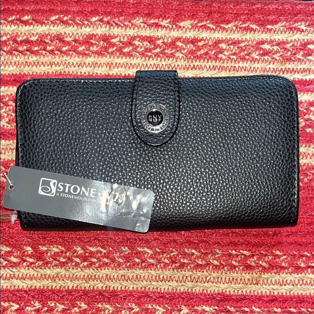 Stone Mountain Black Leather Wallet